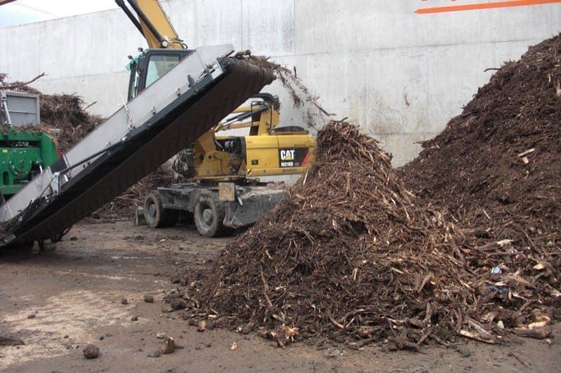 Stocker-Kleindoettingen_Komptech_Crambo-5000_Altholzaufbereitung-1