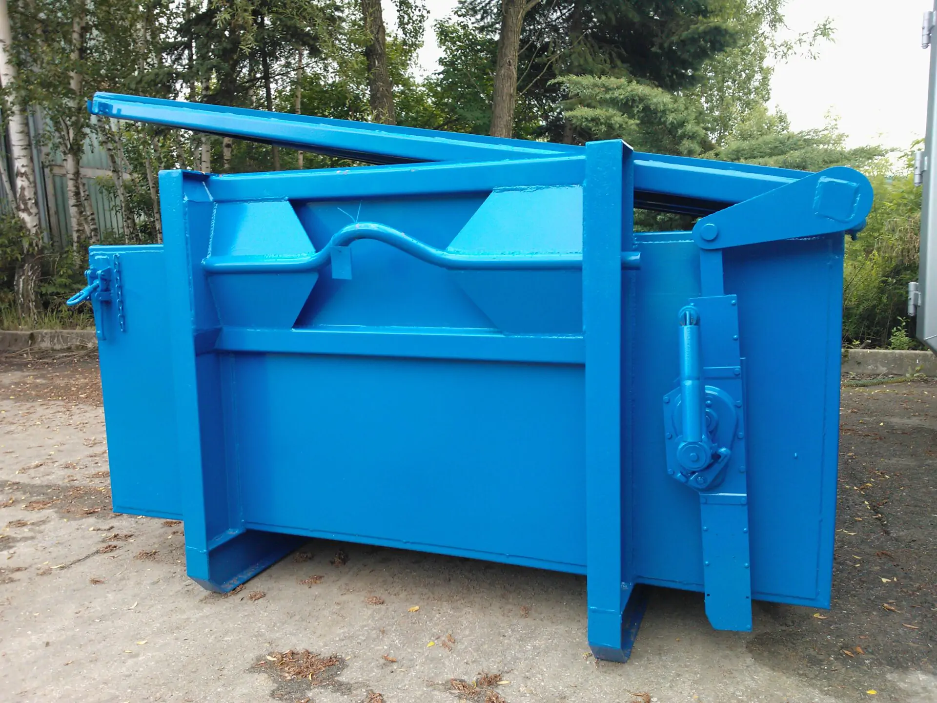 Citycontainer mit mechanischem Deckel